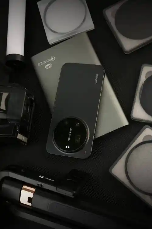 巅峰影像科技旗舰：小米17 Ultra